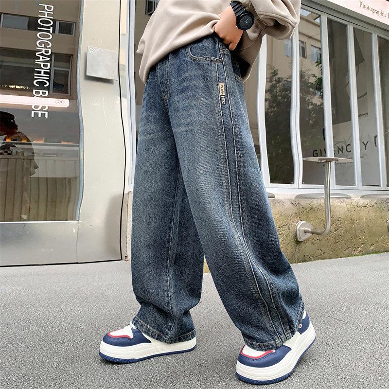 Jeans droits amples pour garçons - Collection Printemps/Automne 2026: Pantalons décontractés pour enfants - Tailles M et L