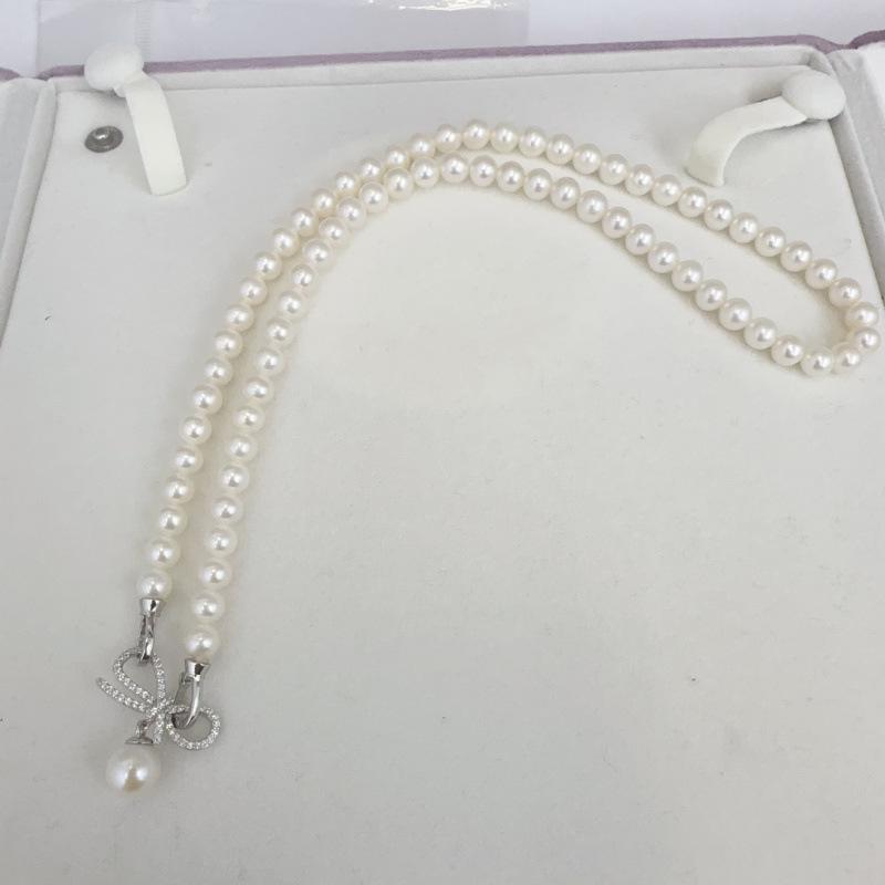 Collana di Perle d'Acqua Dolce Rotonde 5,5-6MM con Chiusura in Argento S925 e Chiusura a Farfalla con Perla Singola 7-8MM