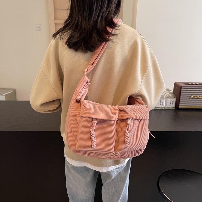 Fashion large-capacity tote bag niche design handbag simple and versatile shoulder bag work messenger bag women