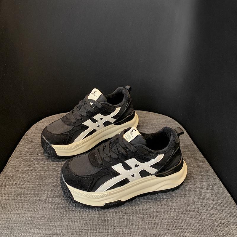 Damen Herbst 2025 neue atmungsaktive Sportschuhe mit innerer Erhöhung, vielseitige Plateau-Freizeitschuhe