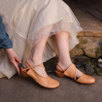 Sandalias de tacón bajo cómodas con punta redonda de cuero genuino, zapatos casuales y versátiles para mujer, moda de verano 2025