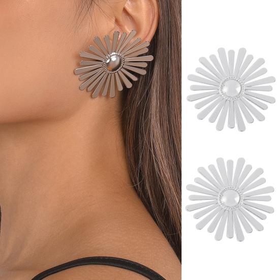 

1 Pair Exaggerated Exquisite Color Sunflower Stud Earrings Bright Shape Women Ear Studs Jewelry Accessories