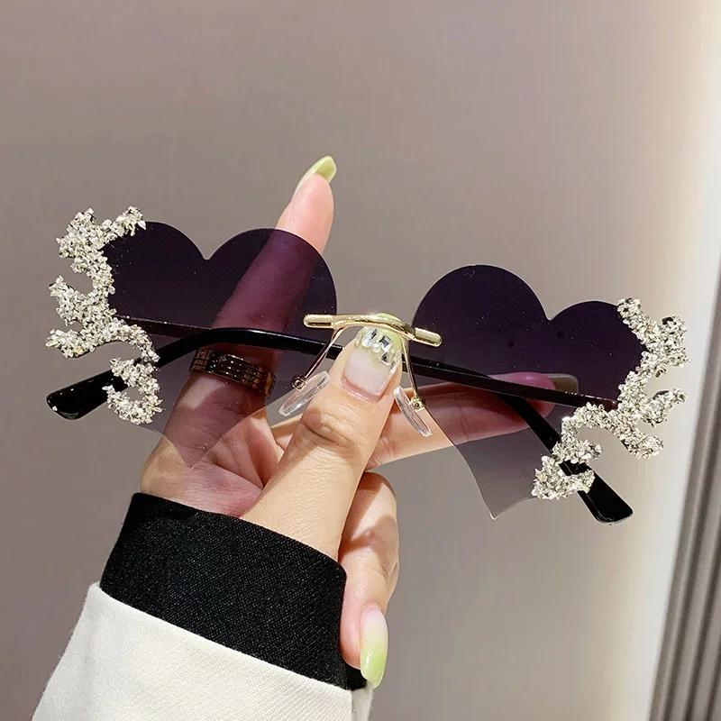 Fashion Heart Shaped Sunglasses Luxury Diamond Funny Personality Rimless Sun Glasses Halloween Party Christmas Decoration