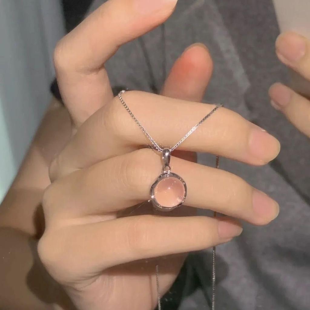 Round White Chalcedony Pendant Necklace Light Luxury Niche Exquisite Versatile Simple Gift Girlfriend Explodes the Same Style