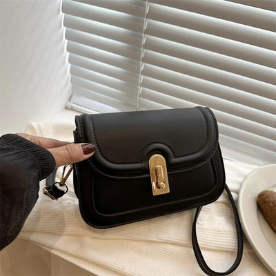 Retro Texture Lock Bag Women's 2025 New Autumn and Winter Shoulder Bag High Value Simple Underarm Small Square Bag
