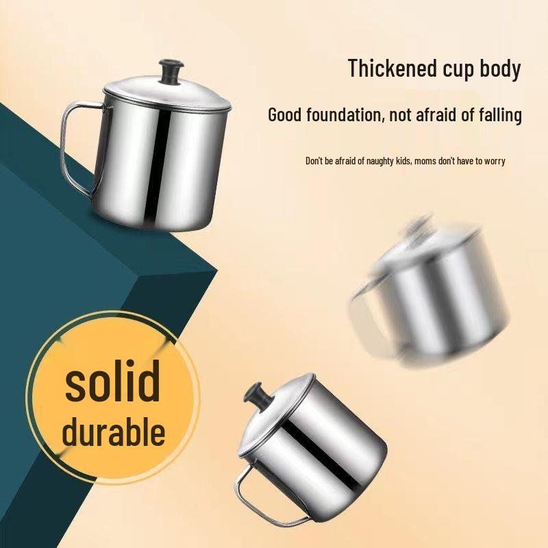 Dětský nerezový hrnek na vodu s víčkem – Malý, odolný, ideální pro studenty a předškoláky.