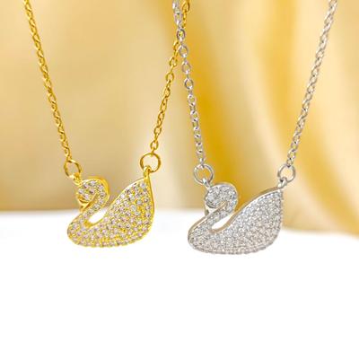 Classic Full Diamond Swan Necklace for Women, Elegant Zirconia Choker, Versatile Titanium Steel Clavicle Chain.
