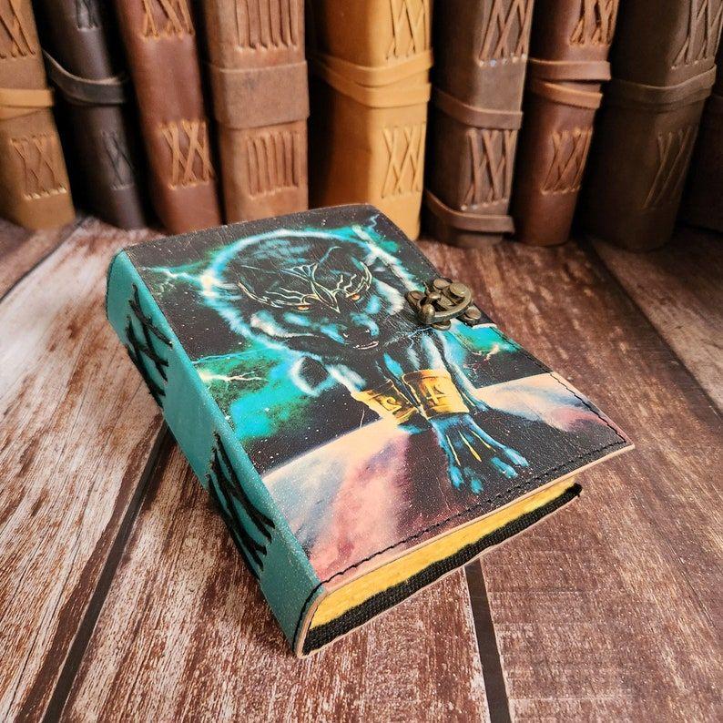 Kožený deník Vlk, Zápisník, Kožený skicák, Kožená kronika, Deník snů, Personalizovaný deník, Psací deník, Dárek pro něj pro ni.