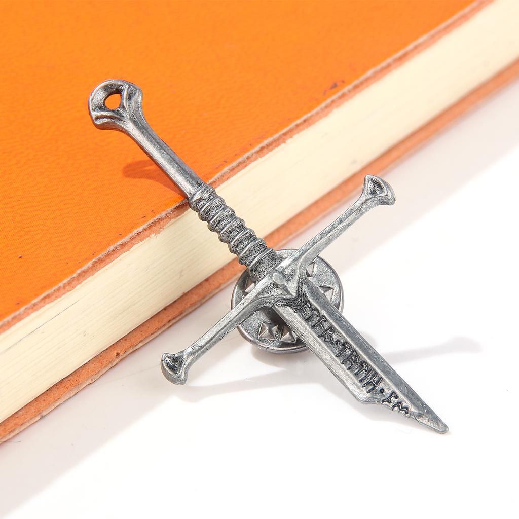 Broken Sword Shaped Brooch Badge, Unisex Personalized Retro Style Jewelry Accessory, Daily Dressing Decoration.