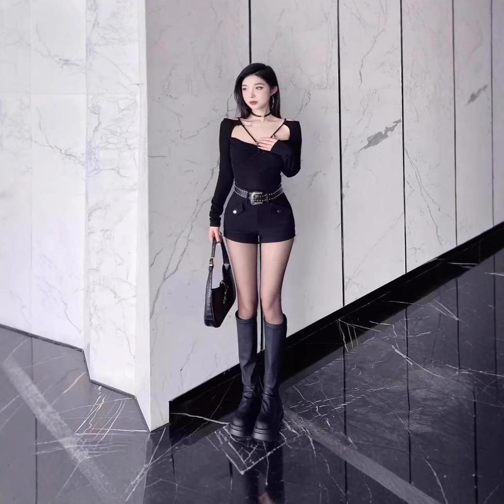 2025 Damen High-Waist Schwarze Schlankheits-Booty-Shorts mit Gürtel - Frühjahrsmode