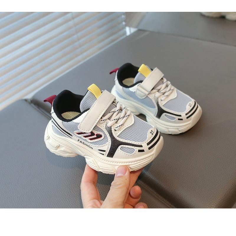 Nouvelles chaussures de sport pour enfants printemps maille respirante chaussures de course pour garçons semelle souple chaussures papa pour filles