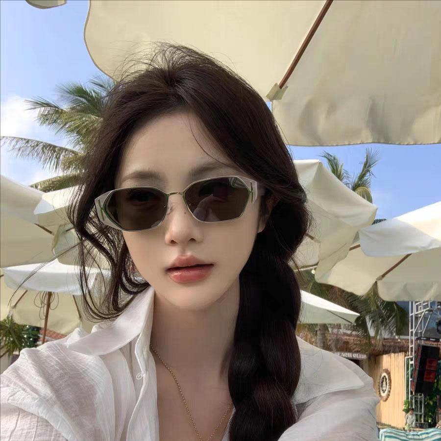 New Fashion Women Sun Glasses Rectangle Shape Uv400 Protection Women Sunglasses Holiday Travelling Men Sun Glass