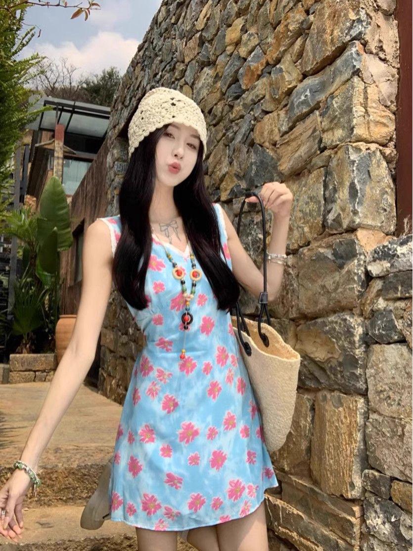 2026 Summer Fresh Floral Patchwork Lace Dress - Women s Chic Slimming Vest Style Medium синий