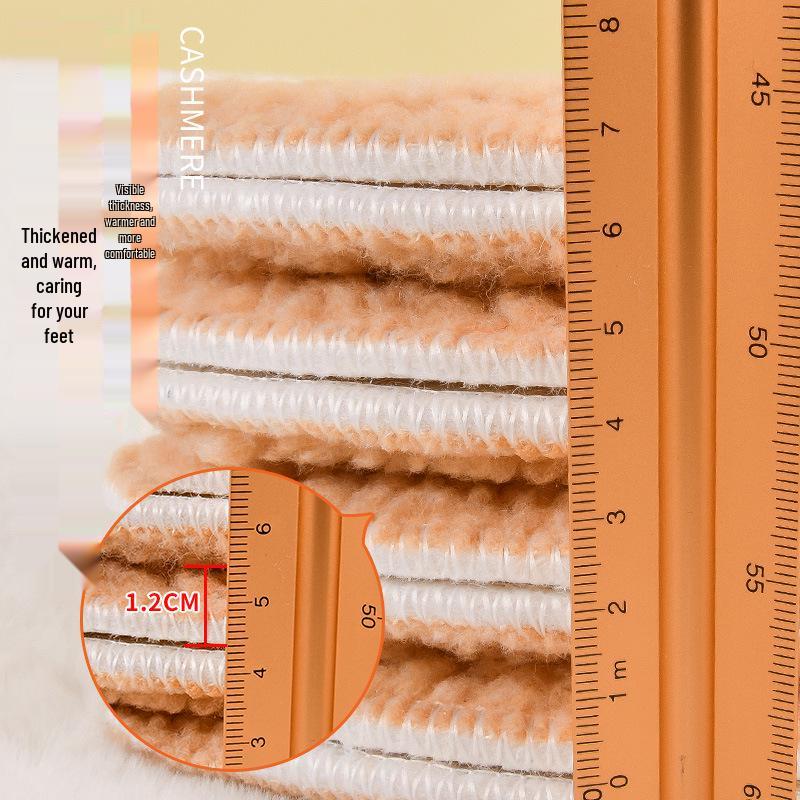 Breathable, warm fleece-lined winter insoles with sweat-absorbing, cold-proof imitation lamb's wool.