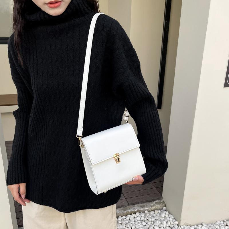 New Solid Color Retro 2025 Autumn New Trendy Texture Fashionable Simple Crossbody Shoulder Small Square Bag Women