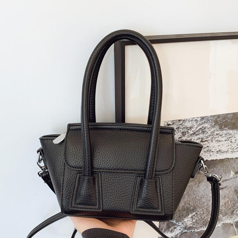 Underarm bag, shoulder messenger bag 2025 new trendy fashion, foreign style texture, commuting to work, portable bucket bag, bag woman