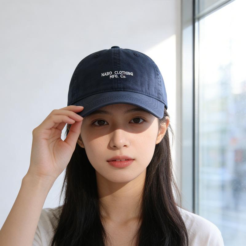 Baseball caps for men and women versatile casual sunscreen peaked caps spring and summer new couples tide