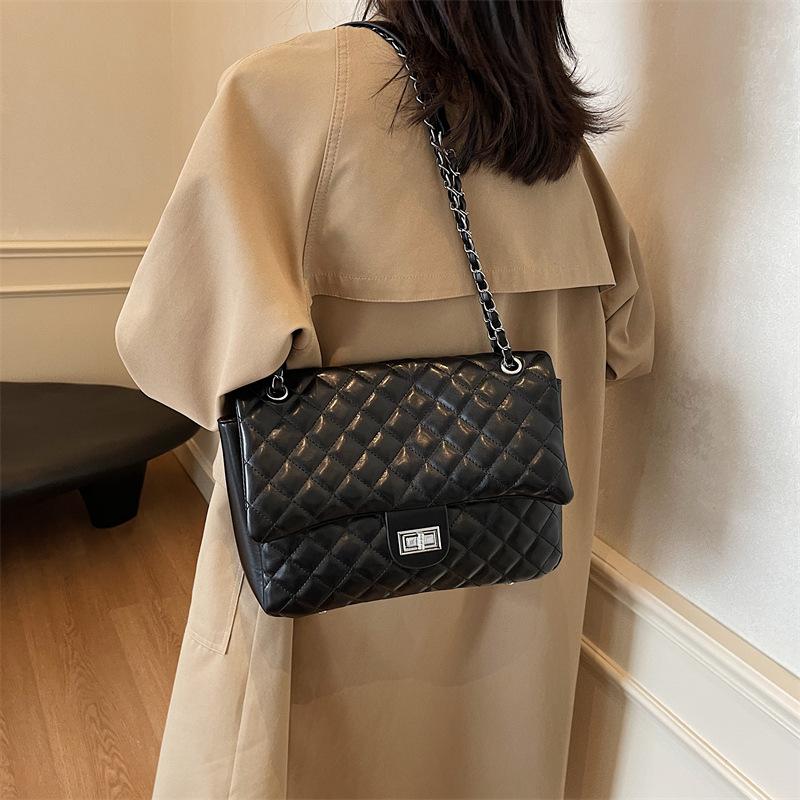 Large Capacity Small Fragrant Style Shoulder Bag Women's Autumn and Winter 2025 New Fashion Versatile Chain Messenger Bag