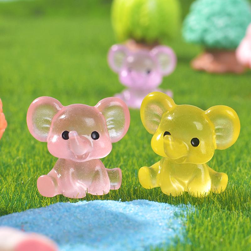 Micro-landscape Creative Small Ornaments, Cartoon Dolls, Resin Handicrafts, Landscaping, Glow-in-the-dark Elephant Decorations, Desktop Ornaments