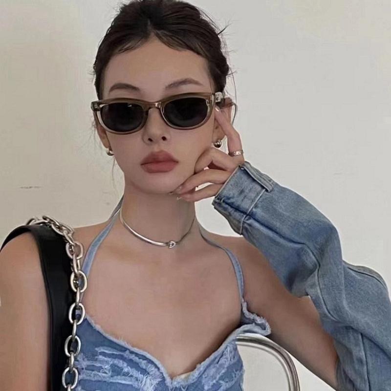 Stylish French-style Cat-eye Sunglasses for Women, Perfect for Creating A Fashionable Look and Providing Sun Protection.