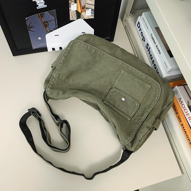 

Modern Workwear Canvas Crossbody Bag - Casual Large-Capacity Shoulder Bag for Students and Commuting. зелёный