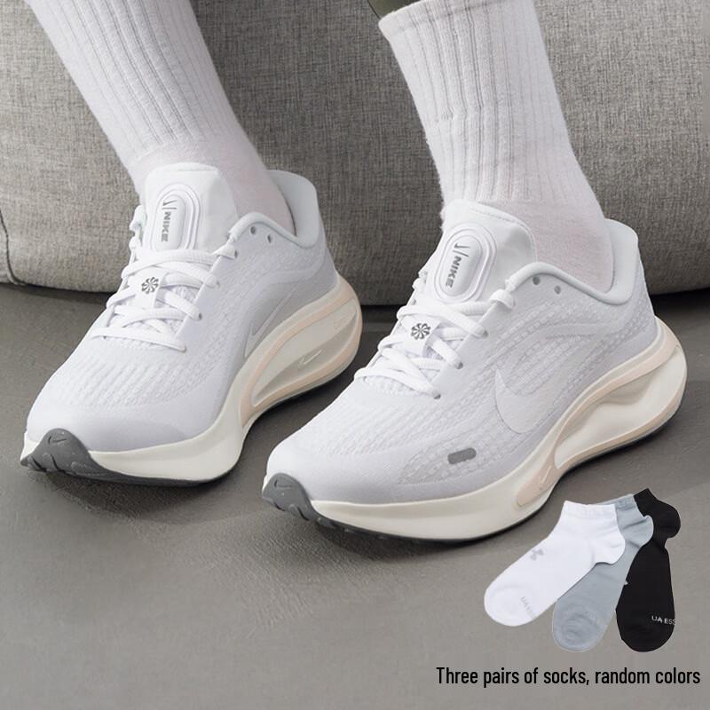 Nike Women s Running Shoes with Bonus Socks US 8.5