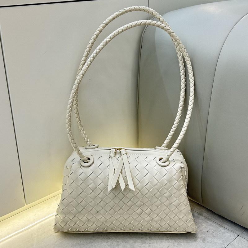 New leather hand-woven bag, high-end handbag, pillow bag, small square bag, shoulder messenger bag, women's bag.