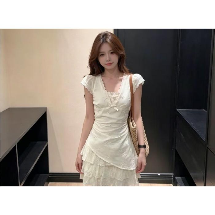 Fake two-piece lace embroidered dress women's summer waist pure desire skirt French pure desire lace irregular skirt