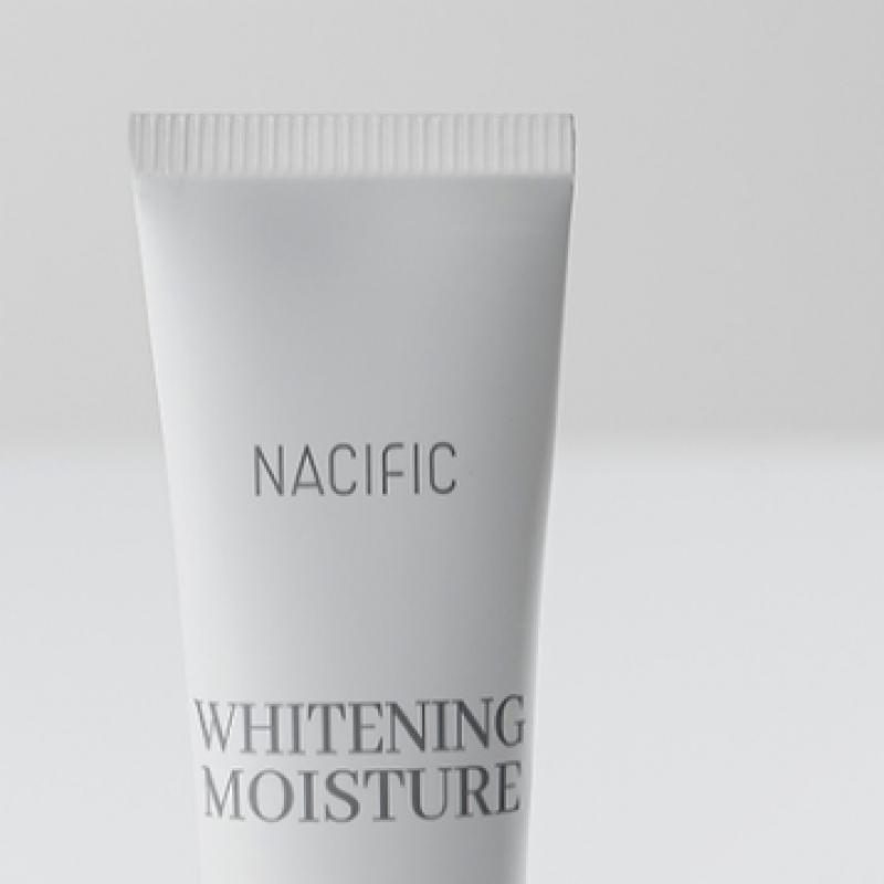 Daiso Nacific Whitening Moisture Essence 30 Ml