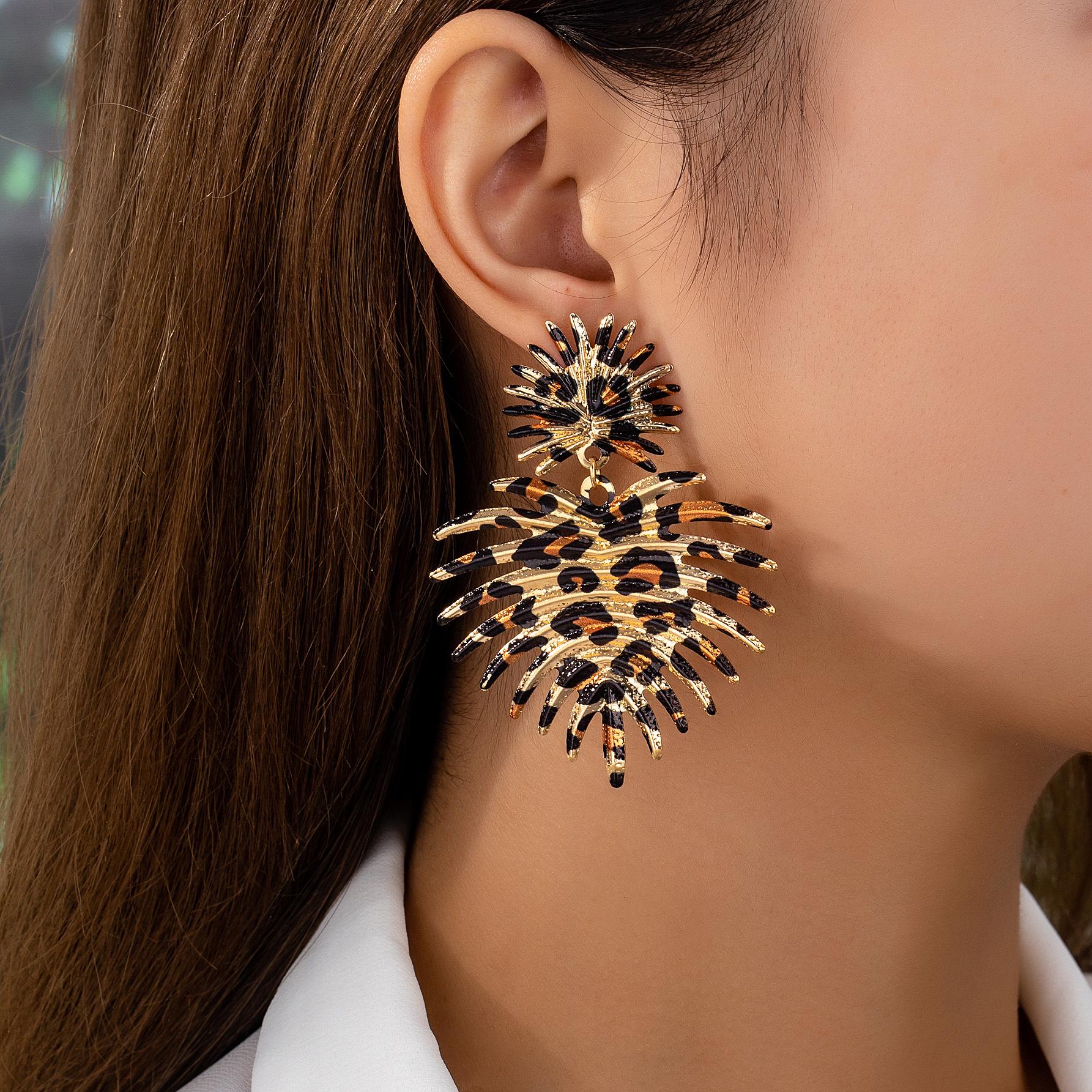 

Bohemian Leopard Print Irregular Alloy Earrings - Ethnic Style