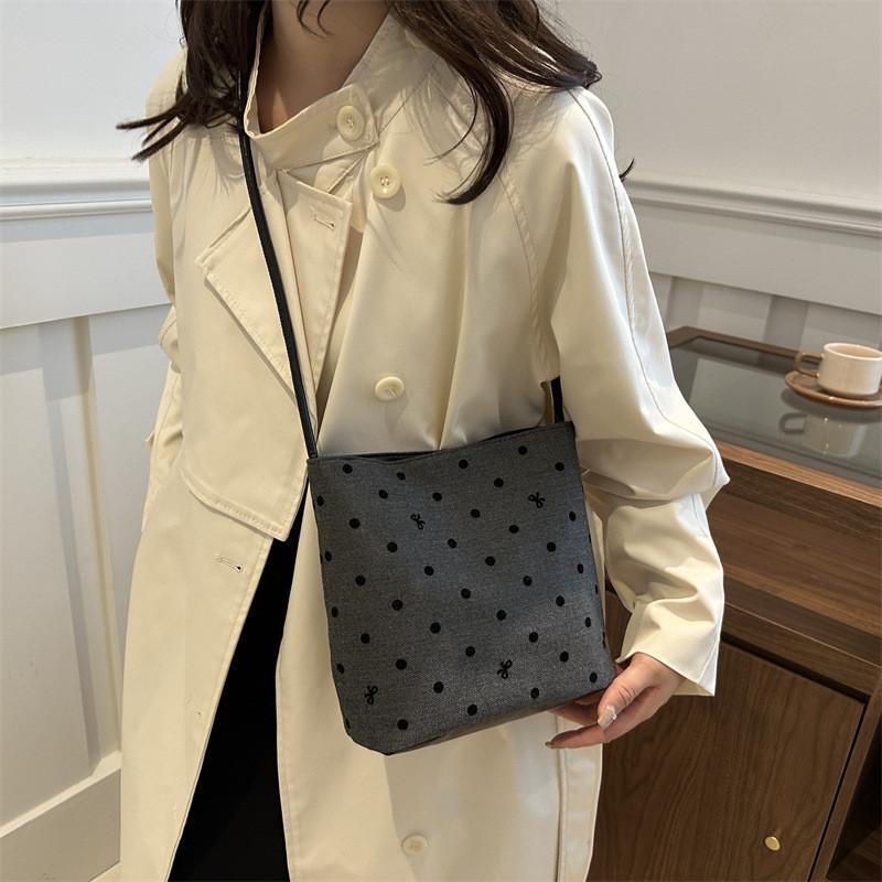 Polyester Highquality Trendy Black Bow Bucket Handbag For Women With Soft And Design Spacious