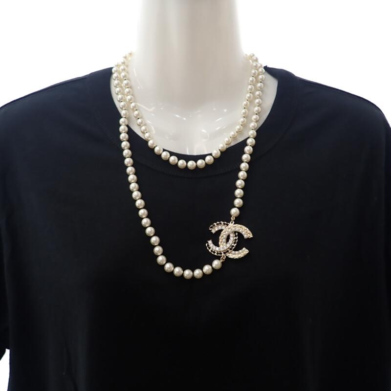 CHANEL  Necklace gold metal/leather Women