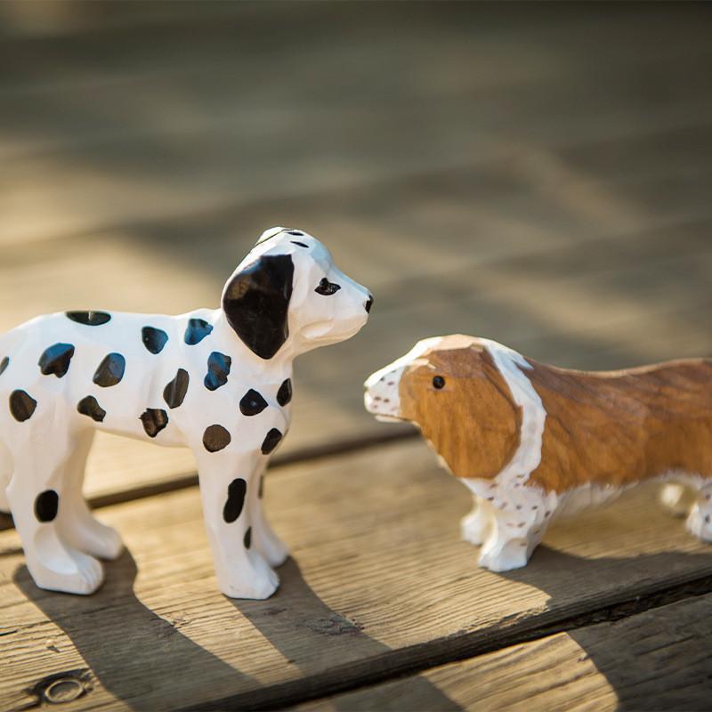 Wooden Dog Sculpture With Handcrafted Design For Home Decor And Gift Giving