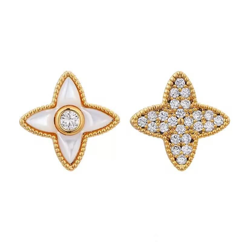 Cercei Stud Exquiziți cu Floare de Trifoi cu Zirconiu pentru Naveta Zilnică
