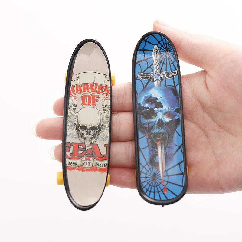 10Pcs Small Skateboard Fingerboard Finger Scooter Kids Plaything Cool Stuff Gadgets Party Favors Playful Present Idea Kinder Spiele