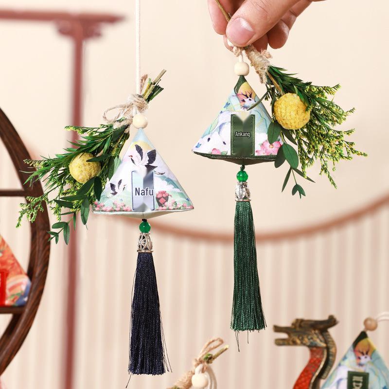 Dragon Boat Festival Sachet: Triangle Zongzi Mugwort Hanfu Pendant with Dried Flowers Portable Lucky Bag Gift.