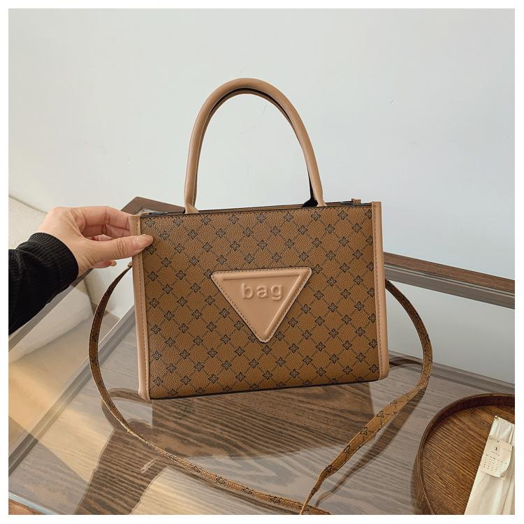 

Модная трендовая сумка-тоут большой вместимости, повседневная, новая весенняя, через плечо, портативная, мессенджер коричневый