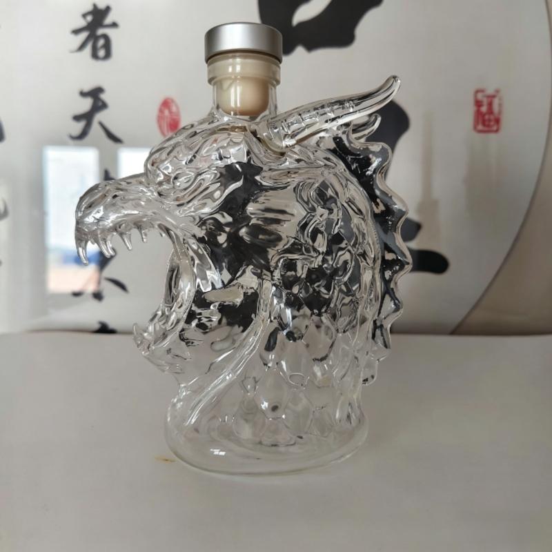 Caraffa artistica in vetro a forma di drago per whiskey, Bottiglia trasparente per liquori con intaglio dettagliato, Perfetta per l'esposizione in bar e a casa