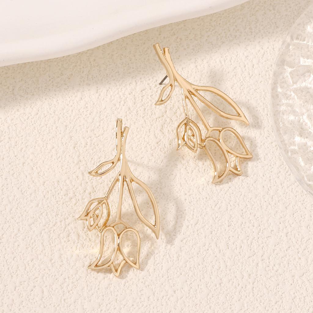 Flower-plated Light Luxury, Versatile, Trendy, Fashionable and Elegant Earrings and Earrings for Women
