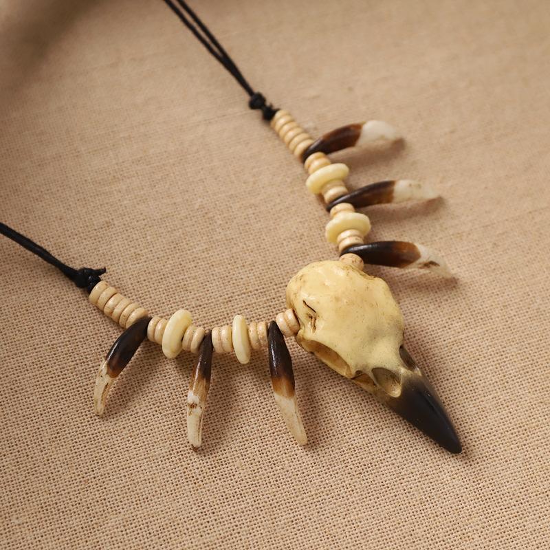 Original eagle bird crow skull dog tooth necklace retro niche crow skull pendant ethnic tribe men and women personalized accessories