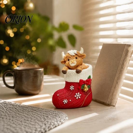 Christmas Party Supplies Highland Cow Stocking Figurine, Xmas Tree Cattle Resin Seasonal Shelf Decorations Statue, Animal Sculpture for Holiday