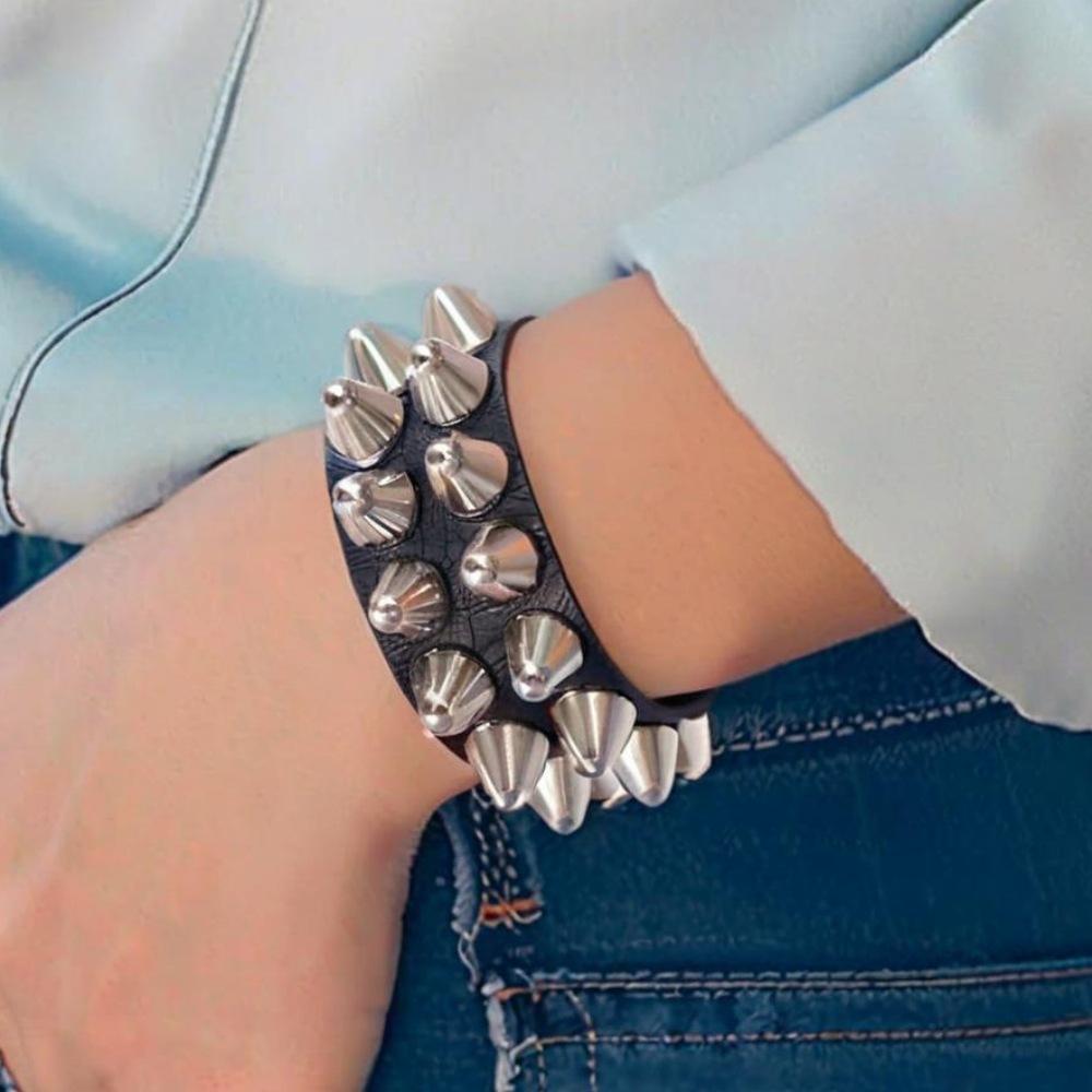 Punk Spike Stud Leather Bracelet Hip Hop Rock Wide Cuff Bangle Steampunk Hand  Classic Rivet Wristband Hand  New
