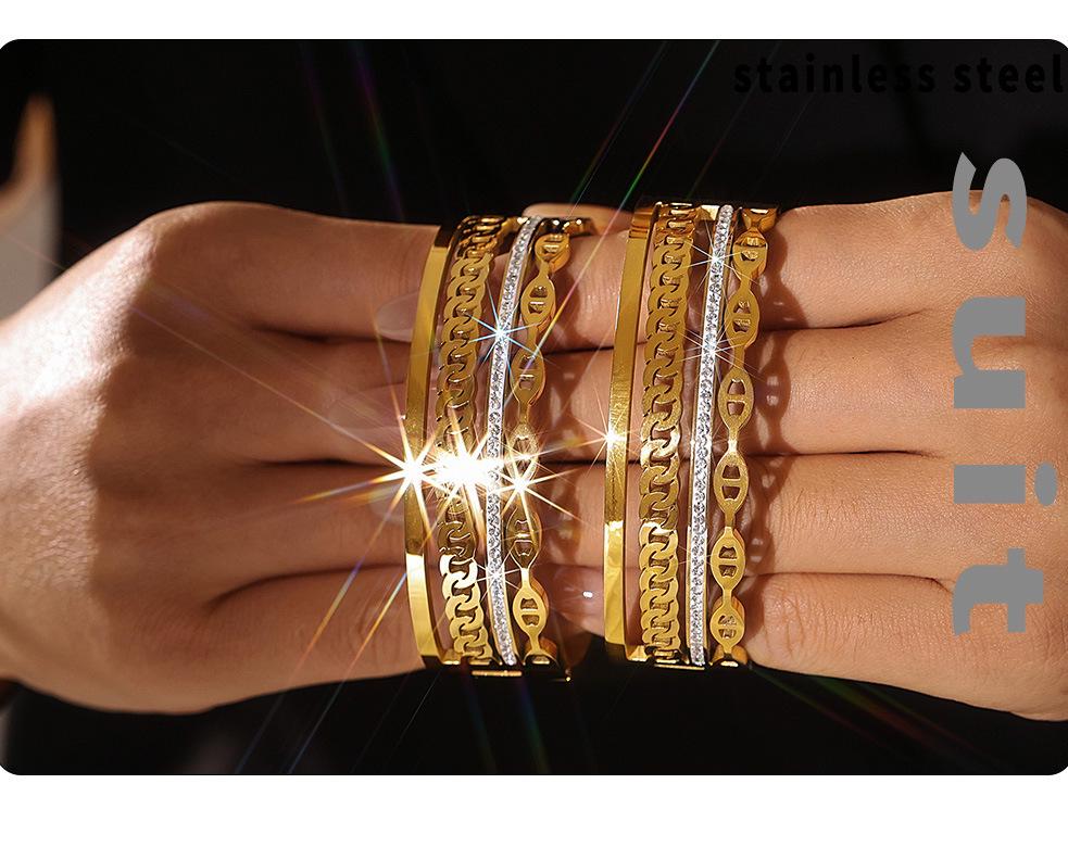 Dubai Bestseller: Exquisite Rhinestone-Studded NK Chain Bracelet with Day-Character Buckle, 18k Gold-Plated Titanium Steel, Light Luxury Style.