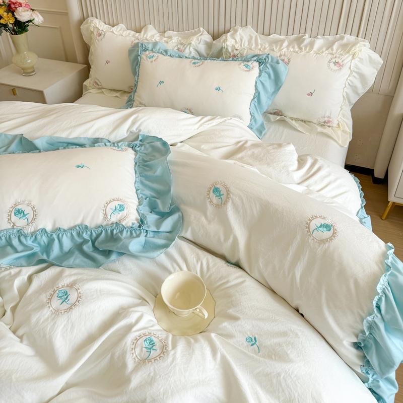 4PCS Elegant Rose Embroidery Girl Bedding Set Lace Duvet Cover Set(1*Duvet Cover + 1*Bed Sheet Or Fitted Sheet + 2*Pillowcase)