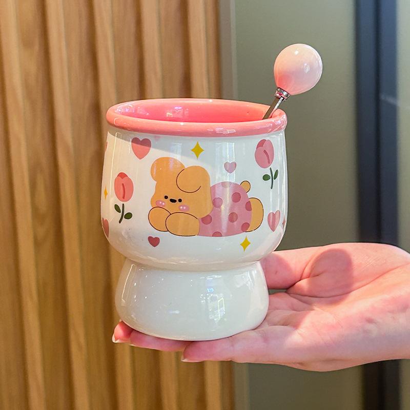 Cute couple pair of cups, a pair of ceramic mugs, a high-end gift box, and a wedding gift for male and female girlfriends.
