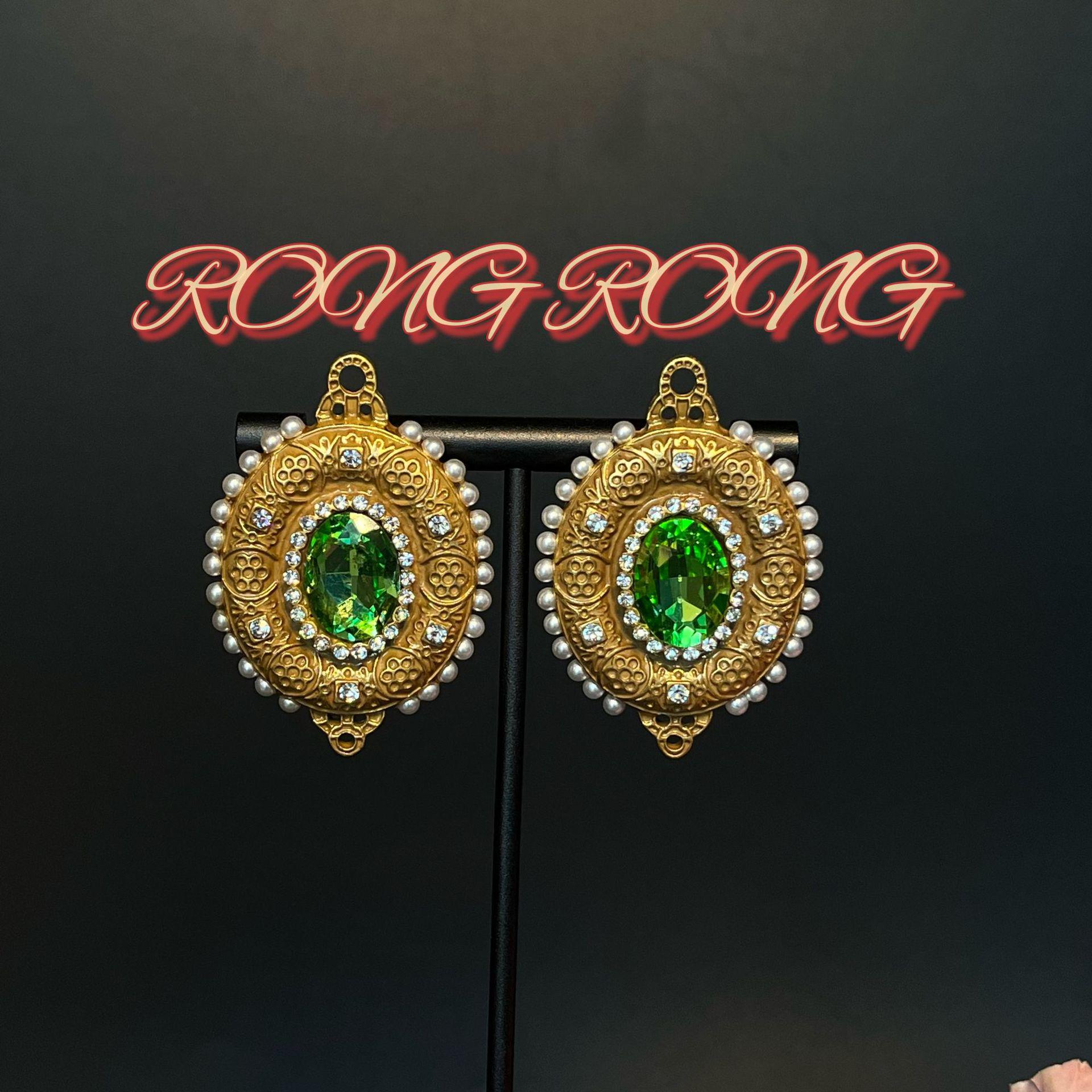 

Medieval Sand Gold Inlaid Zircon Court Style Earrings: European & American Vintage зелёный