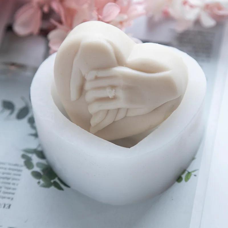 Top Quality Love Hand in Hand Candle Mold Gypsum Grinding Tool Heart Shaped Chocolate Wedding Cake Candle Silicone Mold