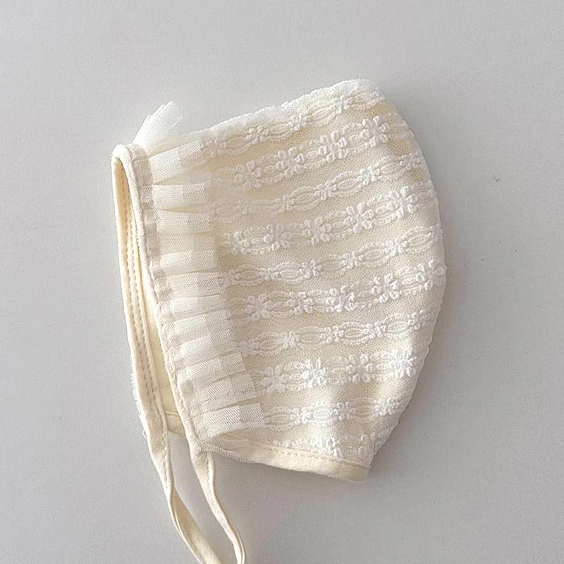 Nuovo Cappellino per Neonato in Pizzo Cappellino da Battesimo per Bambina Neonato per Bambine 0-6 Mesi Cotone Estivo Cappellino in Pizzo a Rete Floreale Ricamo Cappellino da Corte