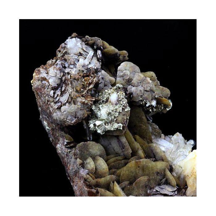 Pierres et Minéraux. Siderite, Quartz, Pyrite. 2198.0 ct. Saint-Pierre-de-Mésage, Vizille, France.