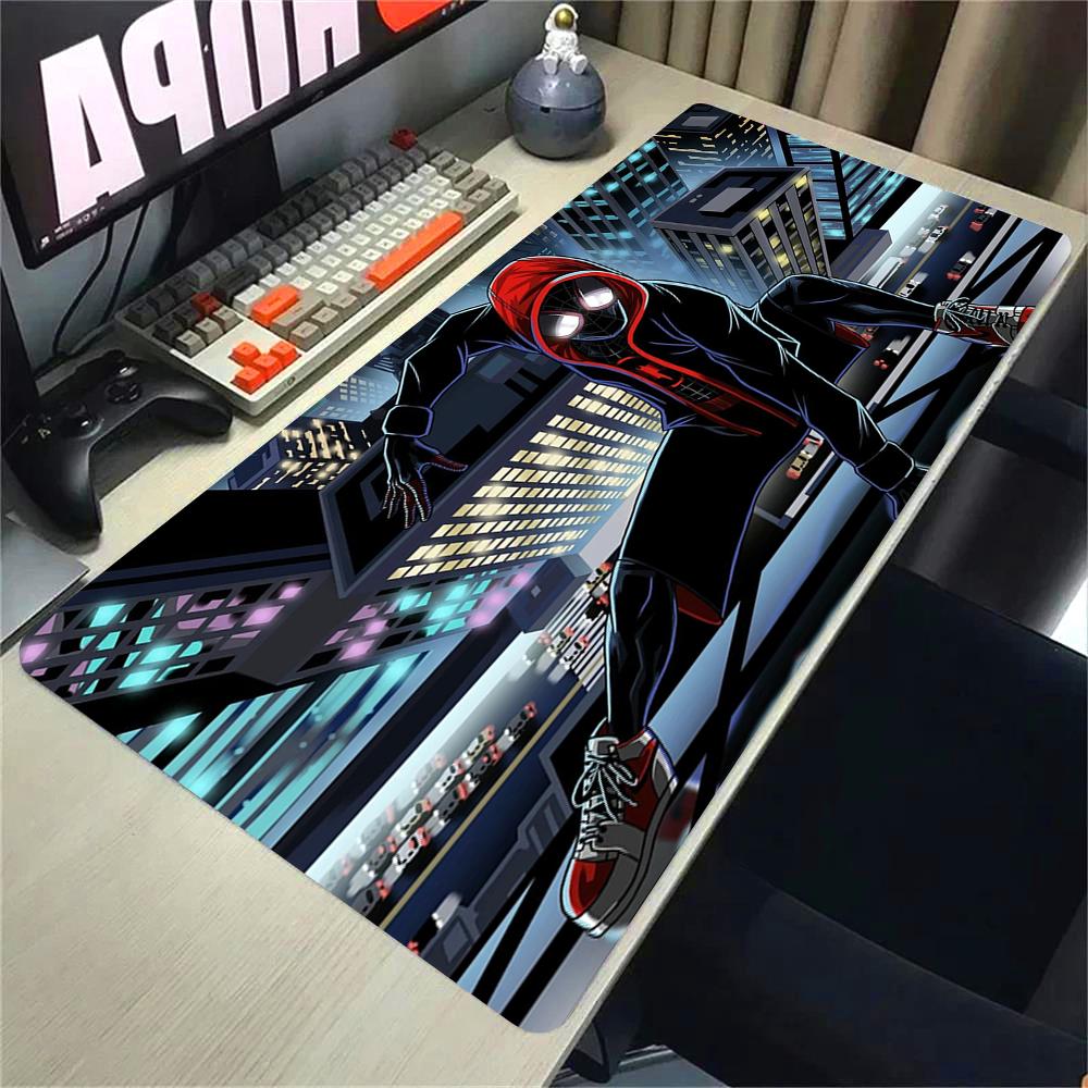 Marvel Spider Man Mauspade XXL Anime HD Gummi Tastatur Mauspade Geeignet für Schreibtisch Laptops Gaming Zubehör Rutschfest